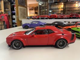 Dodge Challenger SRT Scat Pack Widebody 1:18 Rot