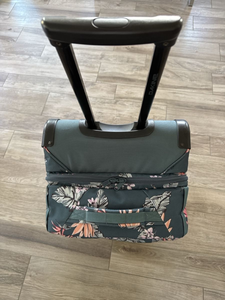 Dakine Reisekoffer: Reisekoffer Dakine Split Roller ca. 85L guter Zustand – Gebraucht aus Biberist von Bsetzistei11 8