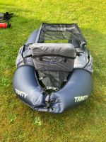 Belly Boat, Outcast "Trinity" im Wanderrucksack und Zubehör
