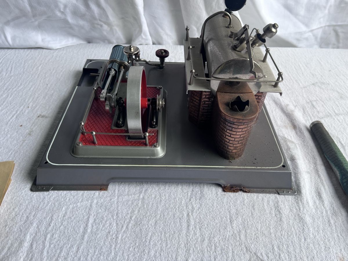 Wilesco Modellbausätze & Standmodelle: Dampfmaschine Wilesco (51) – Gebraucht aus Glattfelden von maa_qcj8 8