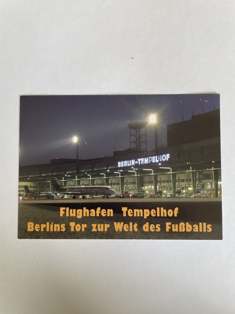 Cartoline postali: Vintage Postkarte Flughafen Berlin Tempelhof – Usato da Basel venduto da hda_x75p