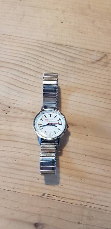 Orologi: Schweizer SBB Bahnhofs Armbanduhr Damen – Usato da Bern venduto da Domskeskulturservice 3