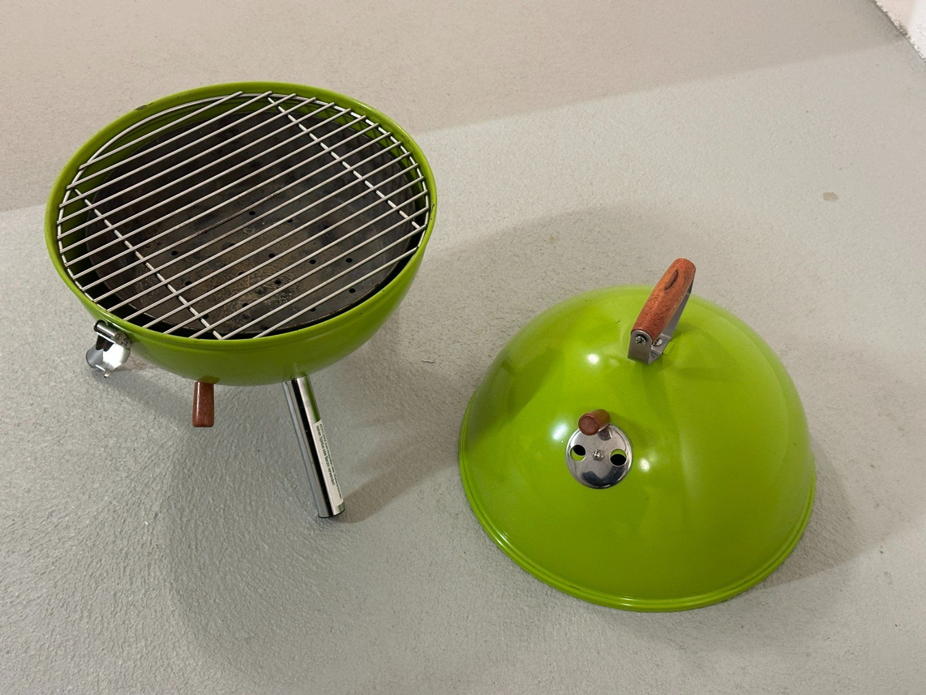 Grills: Mini BBQ Grill, ca. 30 cm Durchmesser – Gebraucht aus Kloten von schunksz 2