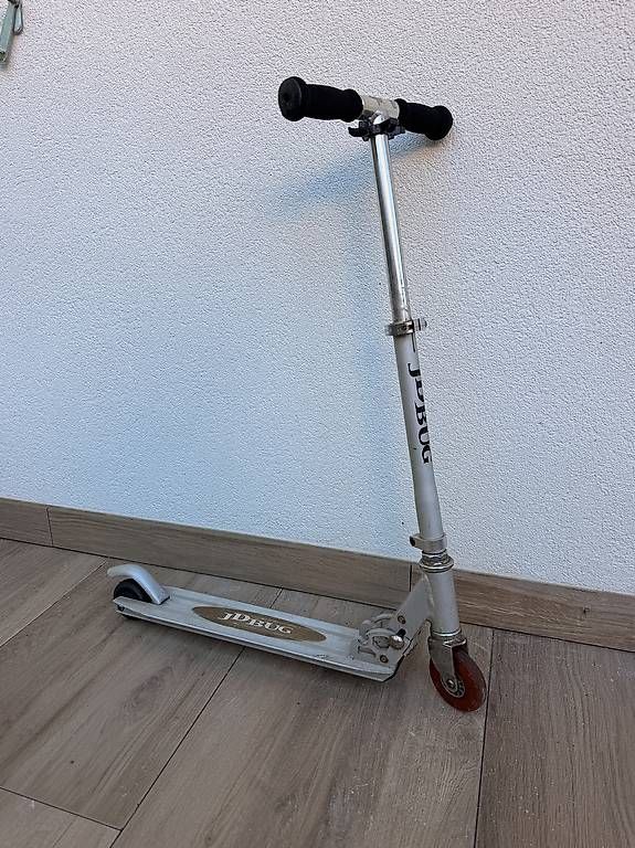 Kickboard: Trottinette - 2 modèles au choix  – Gebraucht aus Essertines-Yverdon von clemesitpa