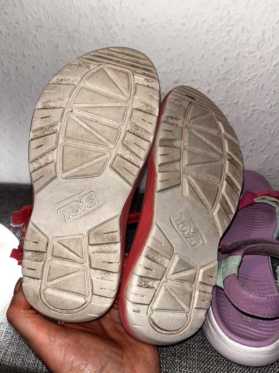 Teva Scarpe per ragazze: Teva/skecher sandals, Size EU32 used – Usato da Genève venduto da dmt_y25y 5