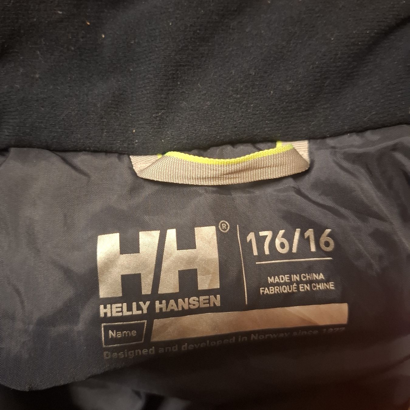 Helly Hansen Giacche & Cappotti: Jungen Skijacke Helly Hansen Gr. 176 – Usato da St. Gallen venduto da emi_nfh9 3