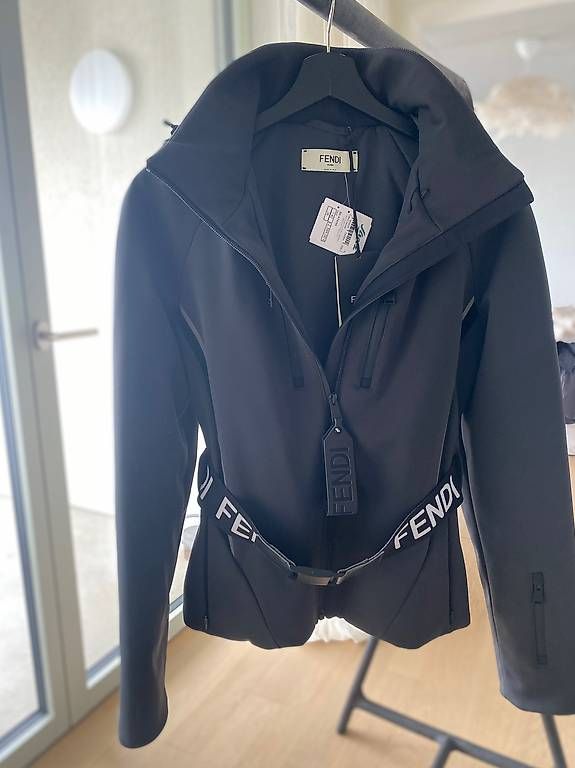 Fendi Giacche: Designer Skijacke – Usato da Winterthur venduto da Xeni86 2
