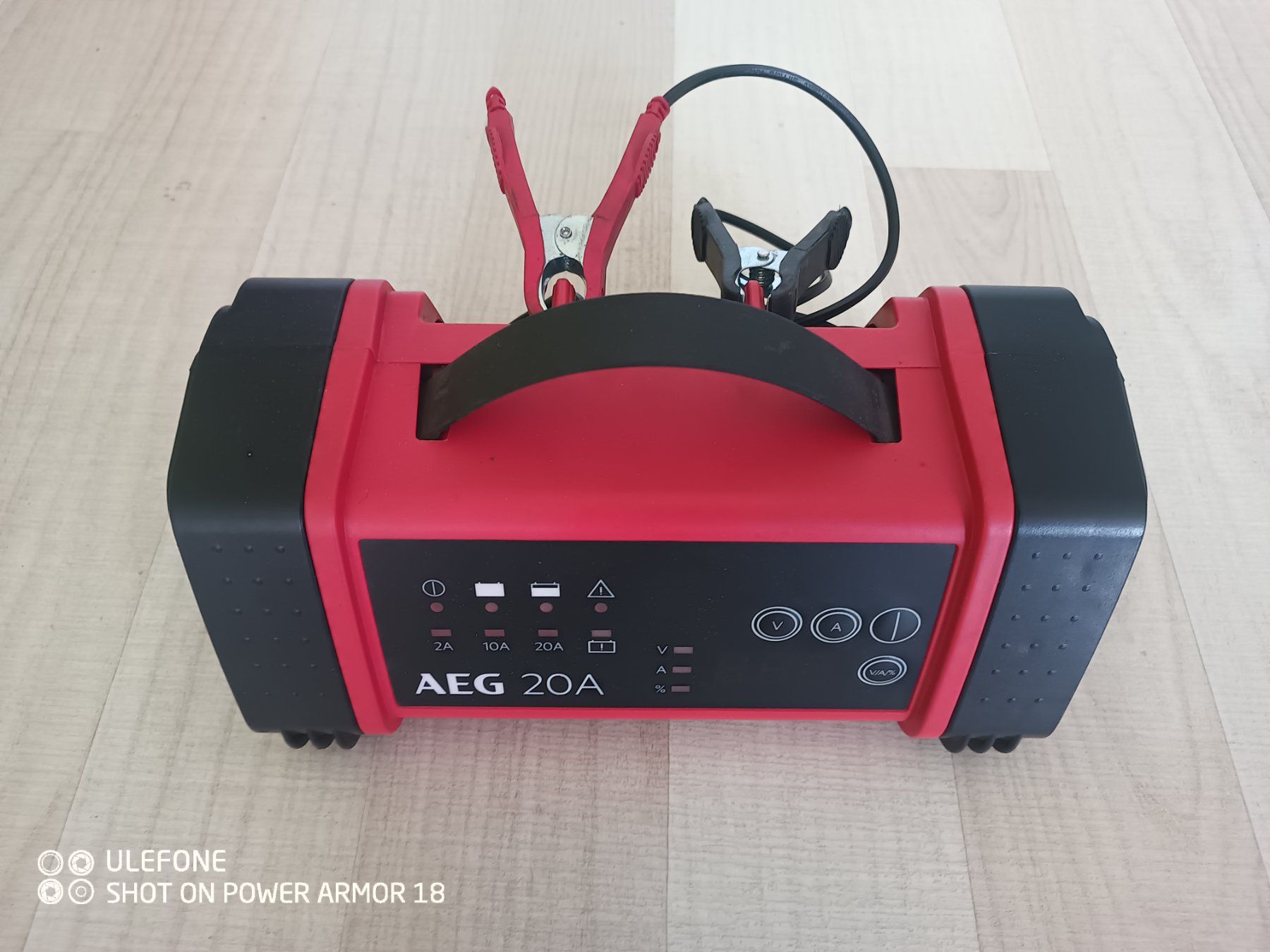 Batterie-Ladegeräte: Chargeur 12/24V – Gebraucht aus Vaulruz von Mecanique_solutions