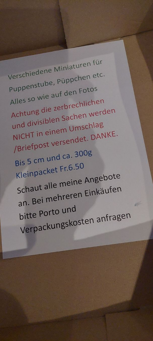 Case e mobili per bambole: 3 Miniaturen Püppchen  – Usato da Muri AG venduto da nindo1 1