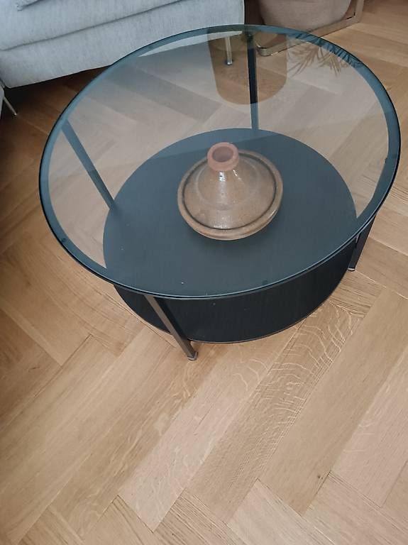 Tavoli: Coffee table -round - glass surface – Usato da Basel venduto da ser_tt9r