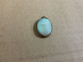 Opal gefasst in Gelbgold 9 K