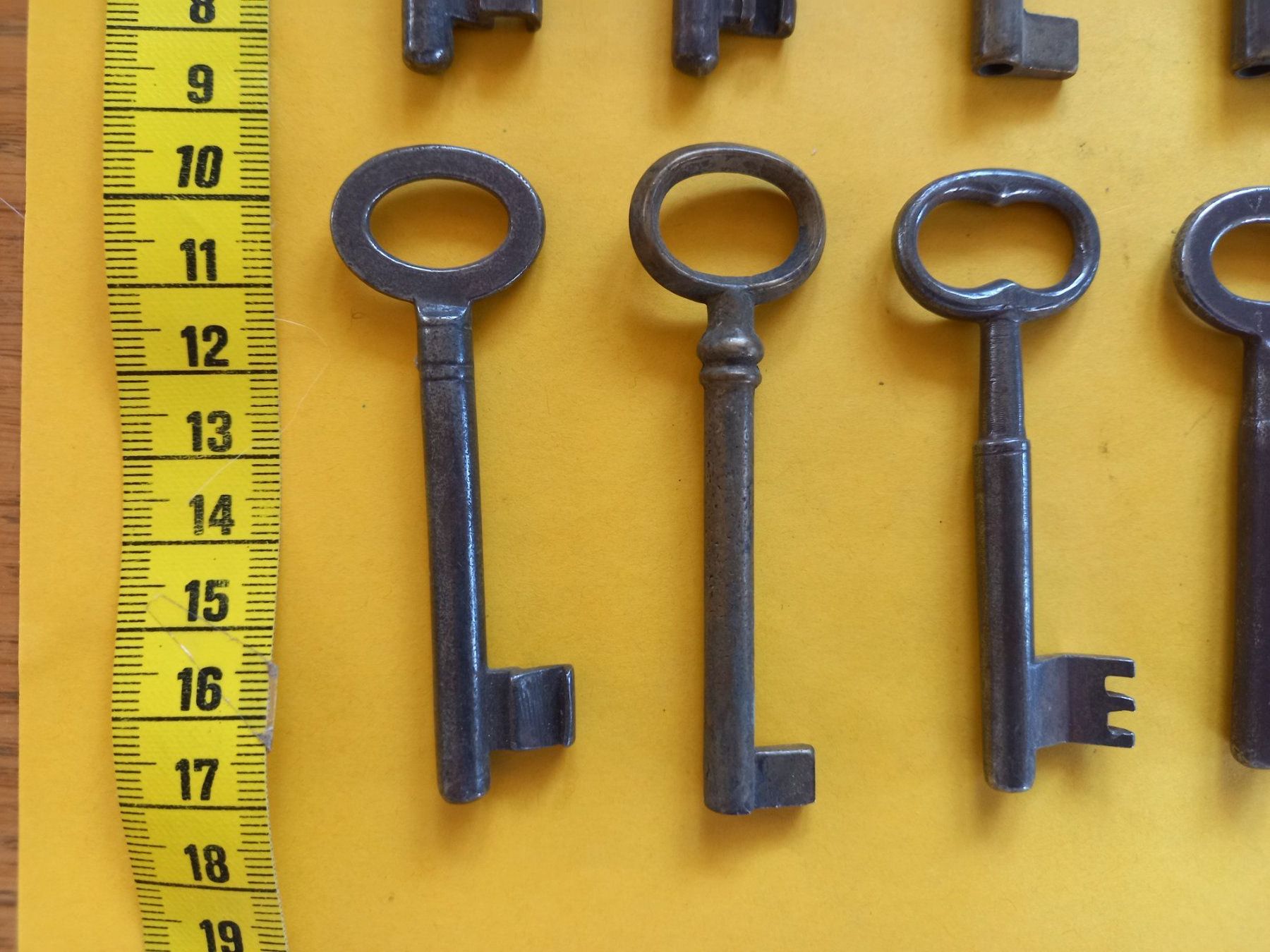 Chiavi: Lot de 10 diverses anciennes clefs – Usato da Rossens FR venduto da Souris1 3