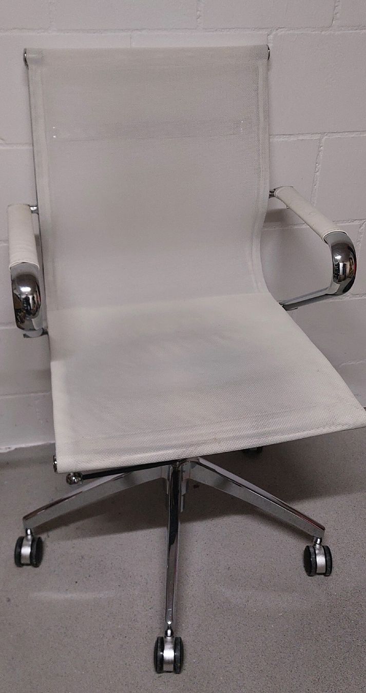 Chaises: Bürostuhl in perfekter gebrauchsform! – D'occasion à Nussbaumen AG par pho_5s2l