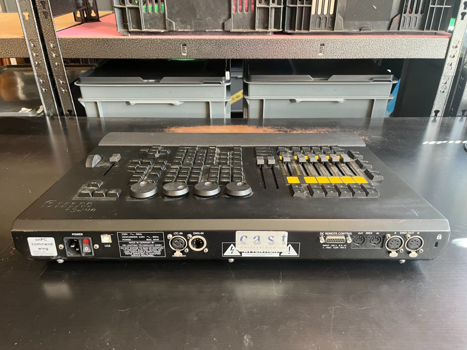 Console di mixaggio: MA Lighting onPC command wing Lichtpult inkl. Case – Usato da Bern venduto da AtelierFederweg 2