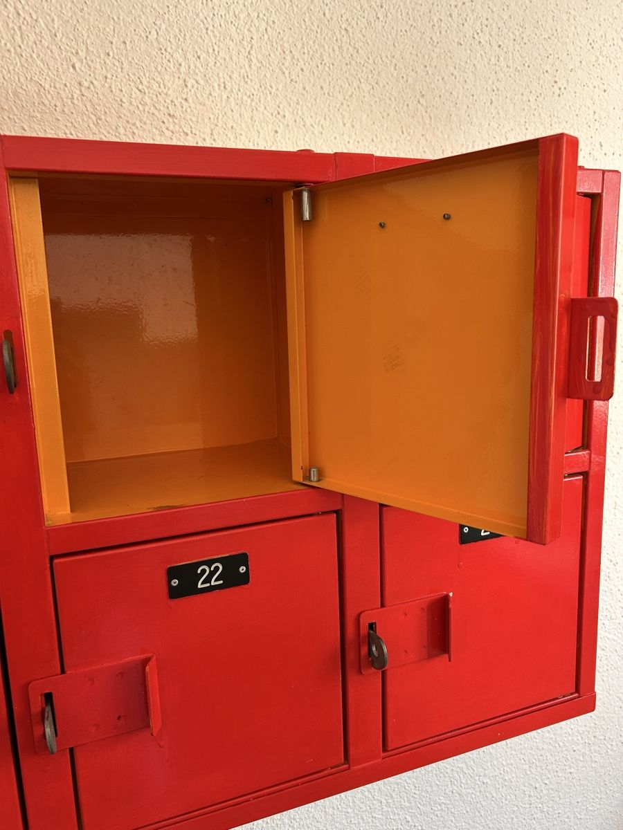 Armadi: Metallschrank mit 12 Fächern Rot nummeriert – Usato da Zürich venduto da cfaeh 3