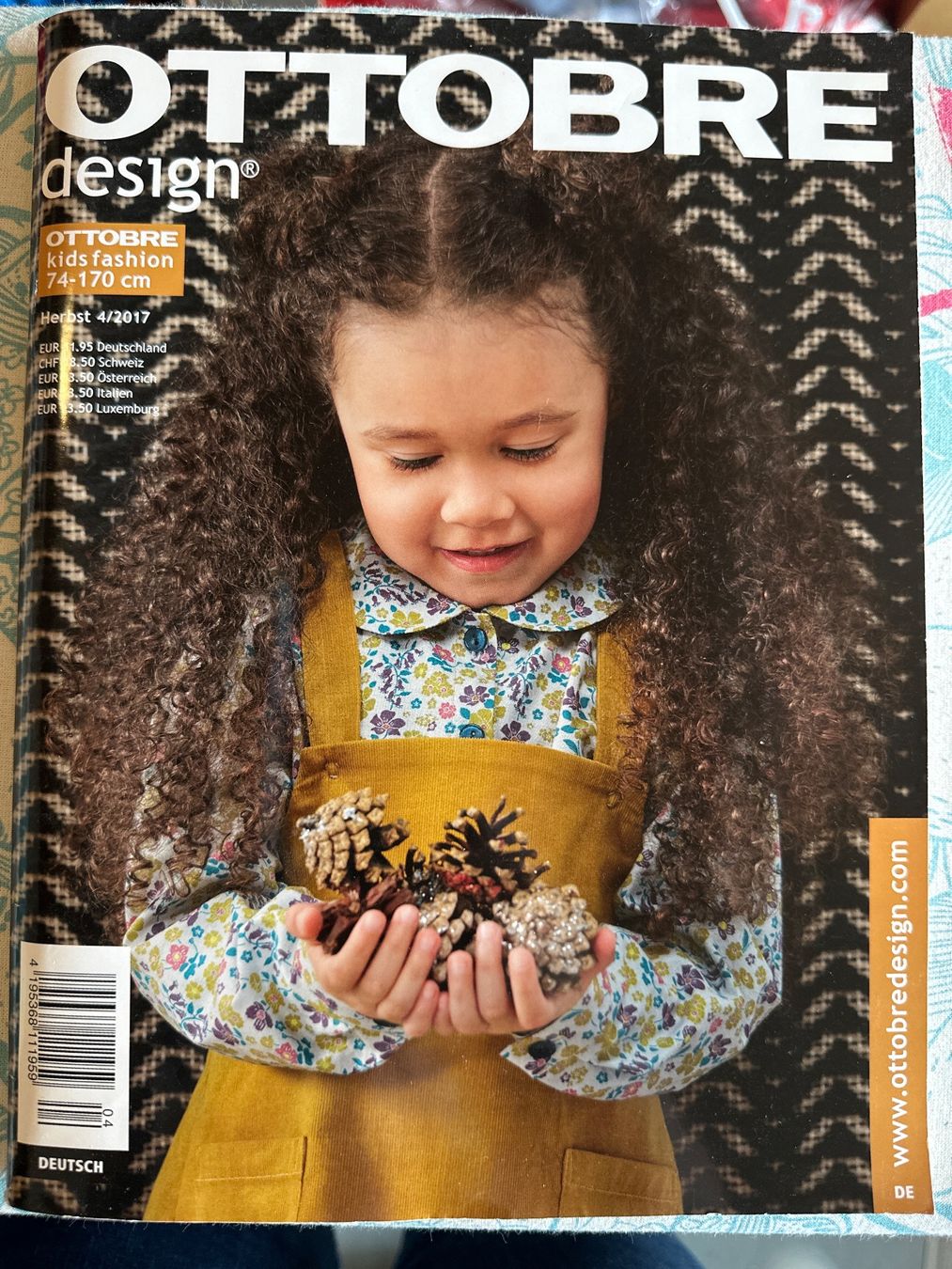 Zeitschriften & Magazine: Nähzeitschrift Ottobre 4/17 – Gebraucht aus Grüningen von lovinho