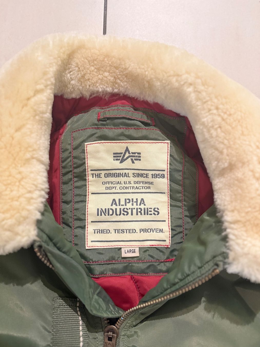 Jacken: Alpha Industries INJECTOR - Bomber Jacket - sage green – Gebraucht aus Kaiseraugst von defqon1 2