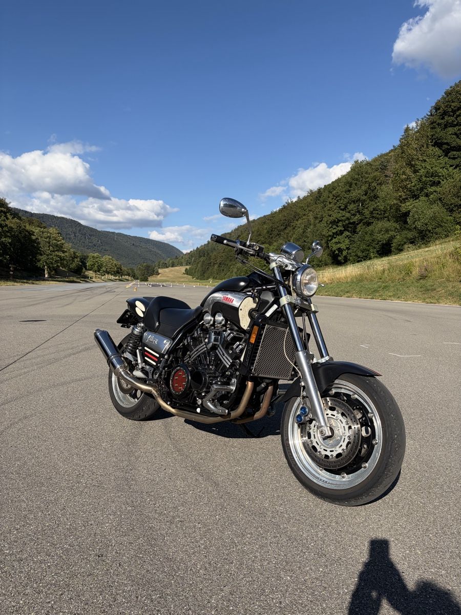 Yamaha Route: Yamaha V Max 1200 Canada V-Boost – D'occasion à Kappel SO par MiTrading 7