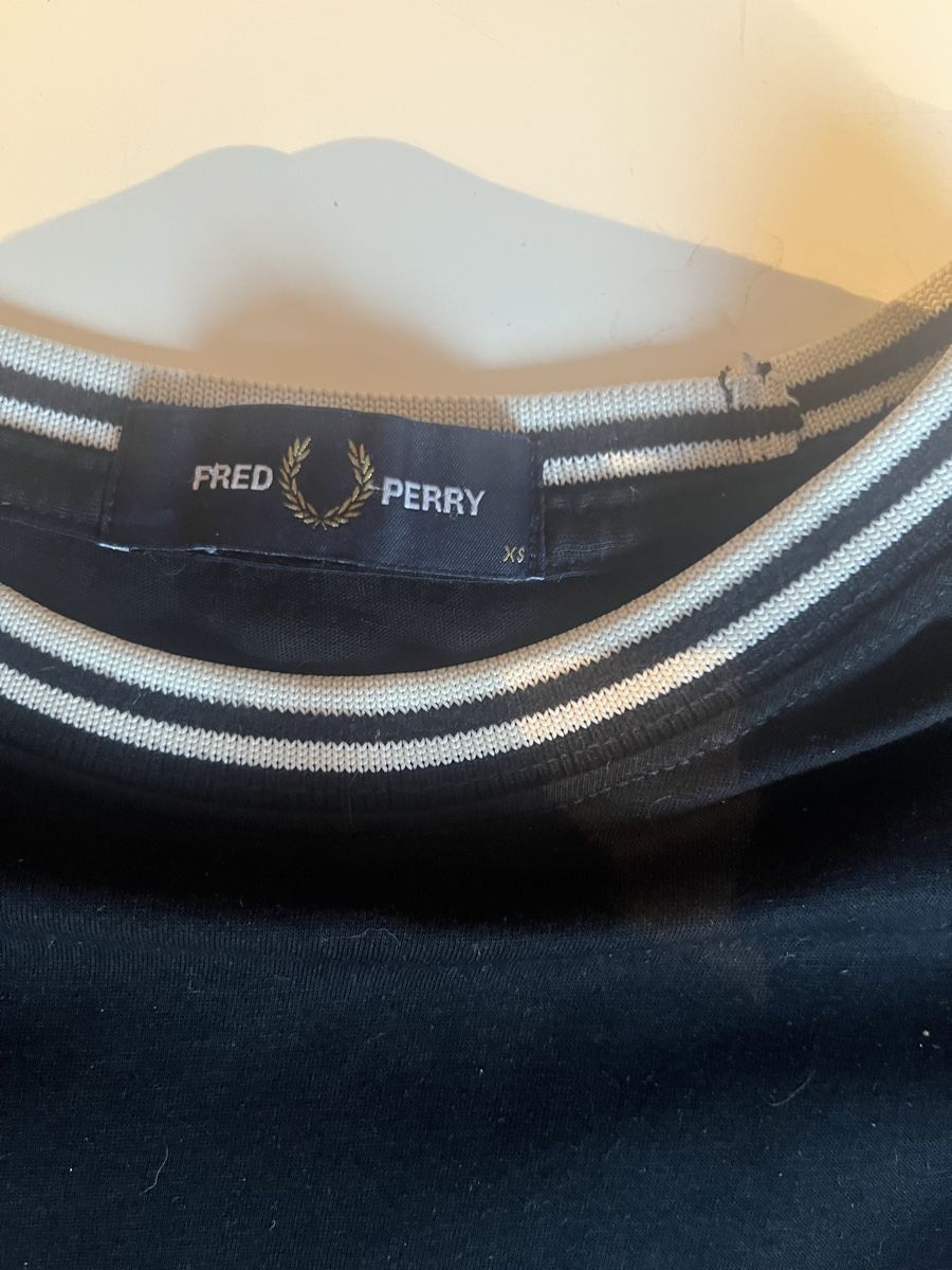 Fred Perry T-shirt: Fred Perry t-shirt  – Nuovo (secondo la descrizione) da Sierre venduto da Rouvinez-vich 1