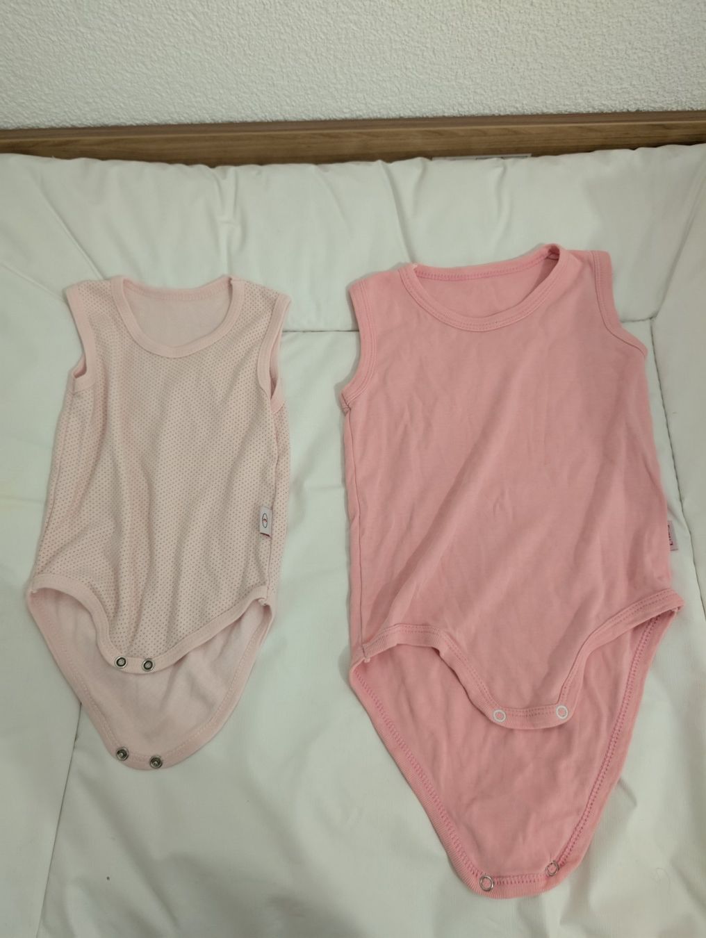Biancheria intima: vier Baby Bodys – Usato da Buchs ZH venduto da nudle10