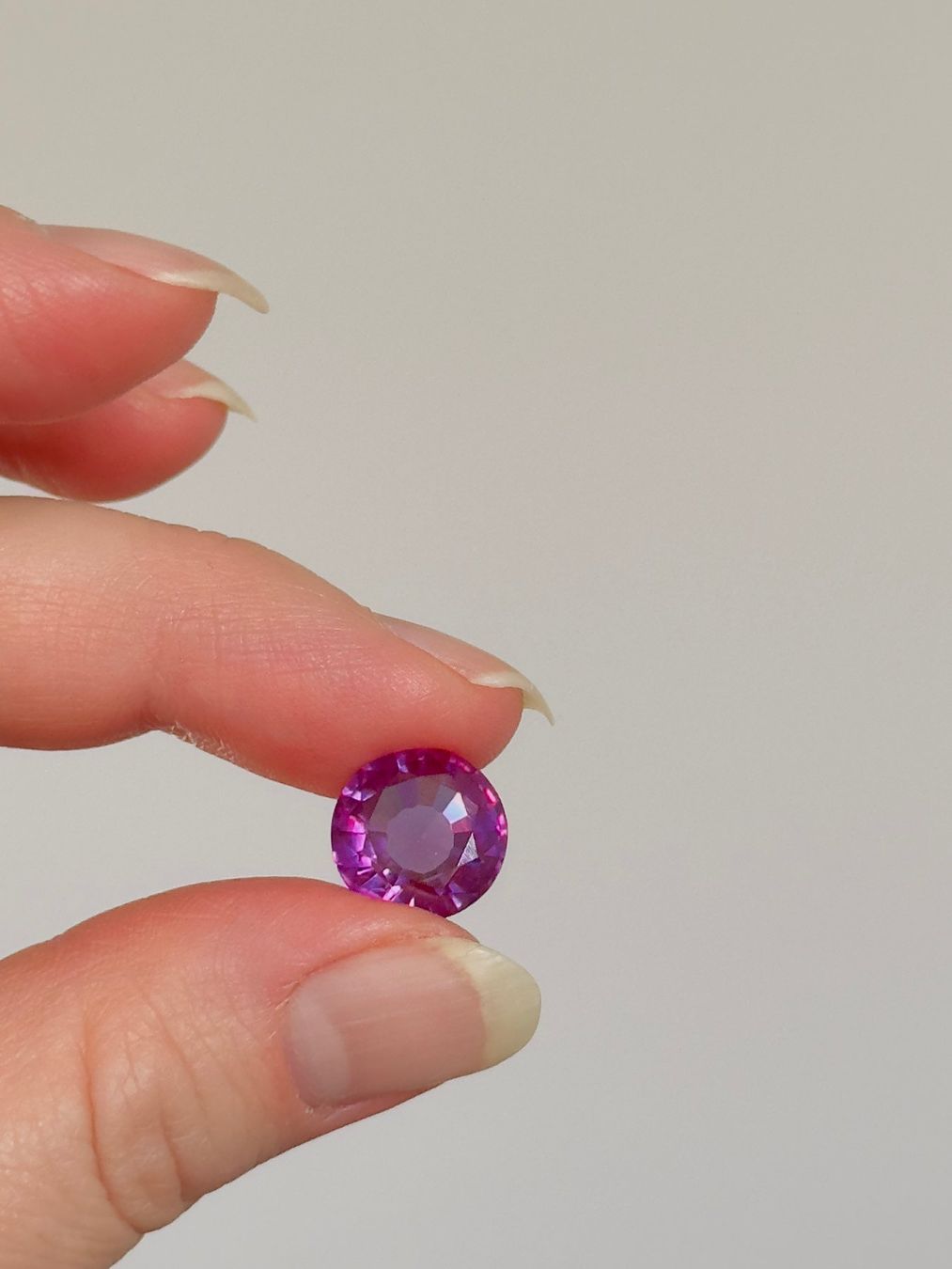 Edelsteine: 8.45 Ct Color Change Round Cut Certified – Neu und originalverpackt aus Genève von AWWA 7