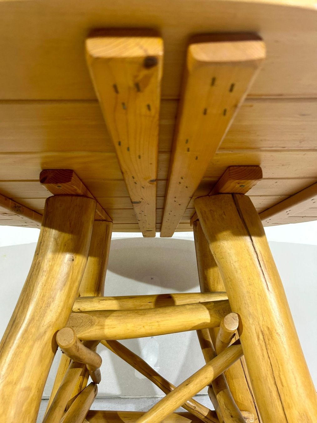 Tavoli: Rustikaler Gartentisch Teak Holz Esstisch rund massiv stabil – Usato da Rickenbach ZH venduto da Der-Insider 5