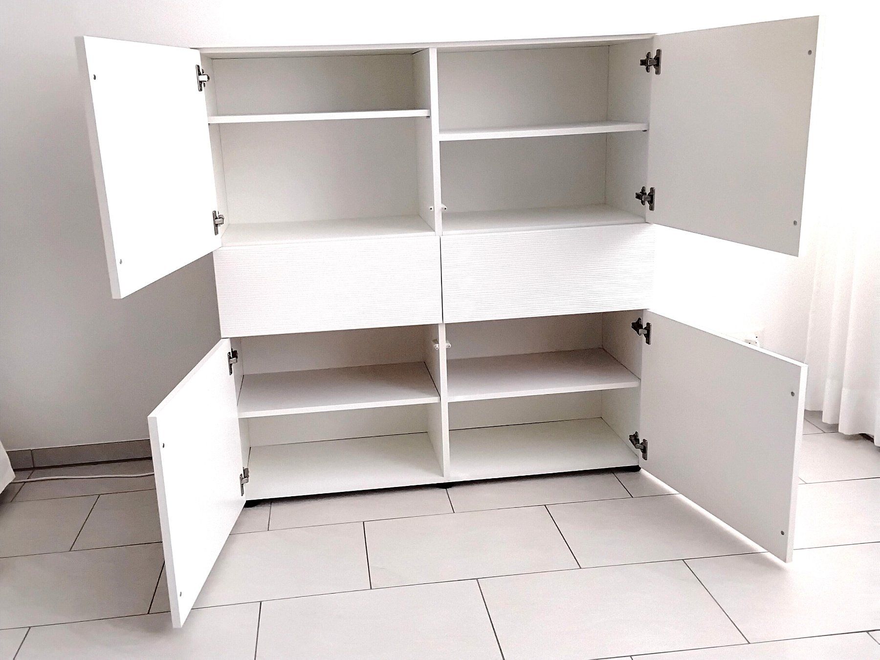 Pfister Scaffali: Elegantes Highboard Regal weiss – Usato da  venduto da  1