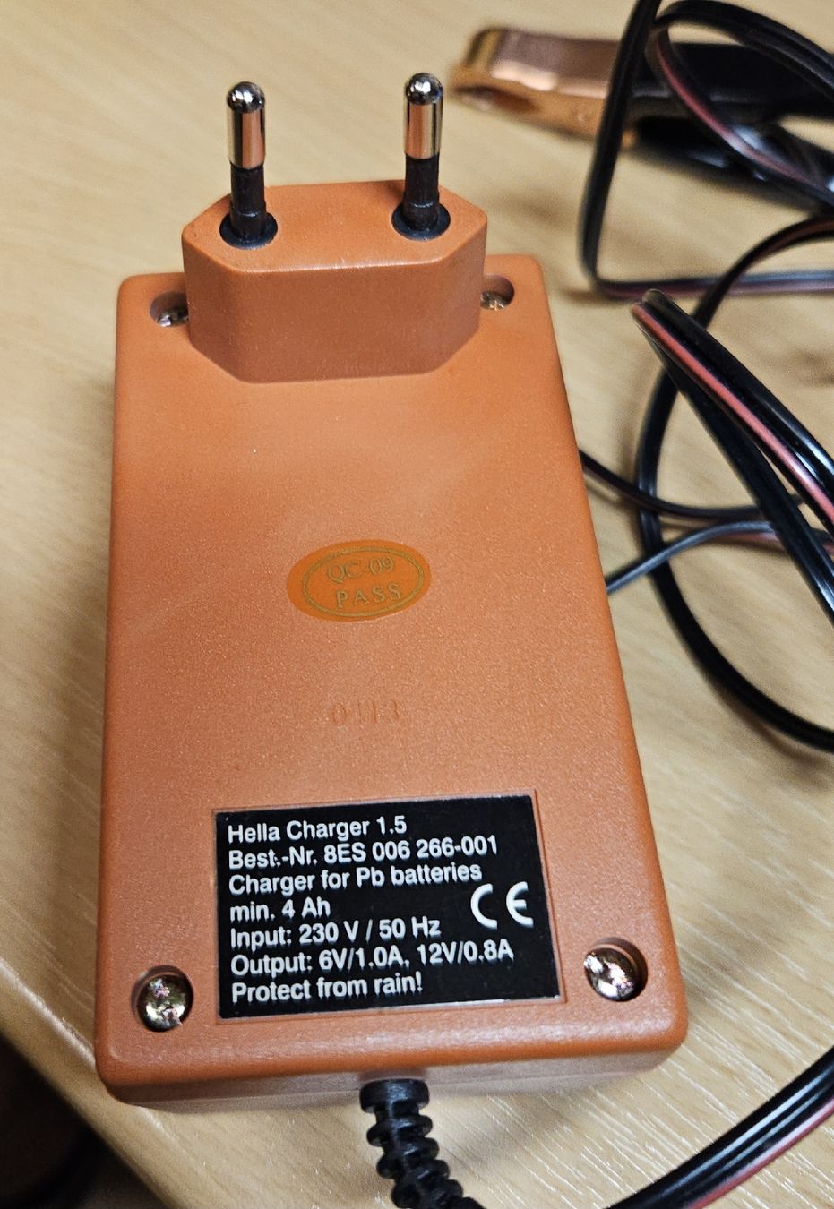 Caricabatterie: Motorradbatterie Ladegerät 6 &12 Volt – Usato da Zwillikon venduto da Funfun 3