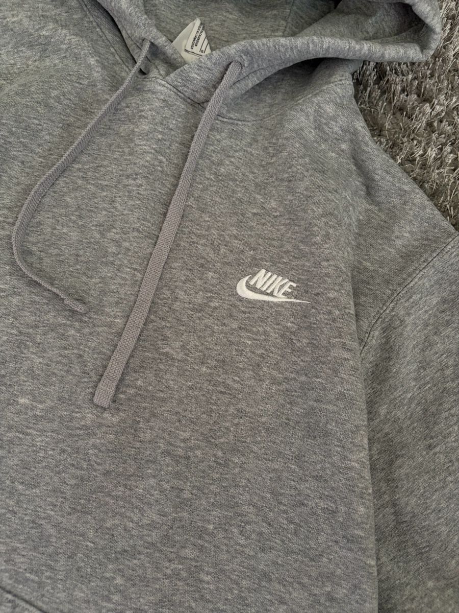 Nike Maglioni & Felpe: Nike Hoodie, grey, Size M – Usato da Brislach venduto da edu_t6pq 1