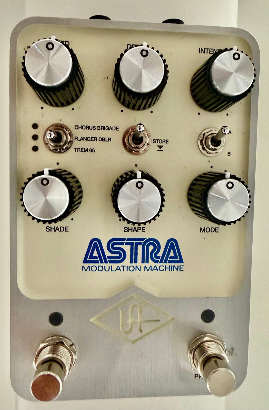 Strumenti musicali: UAFX Astra Modulation Machine with Midi Control – Usato da Veyrier venduto da rom_q7qt