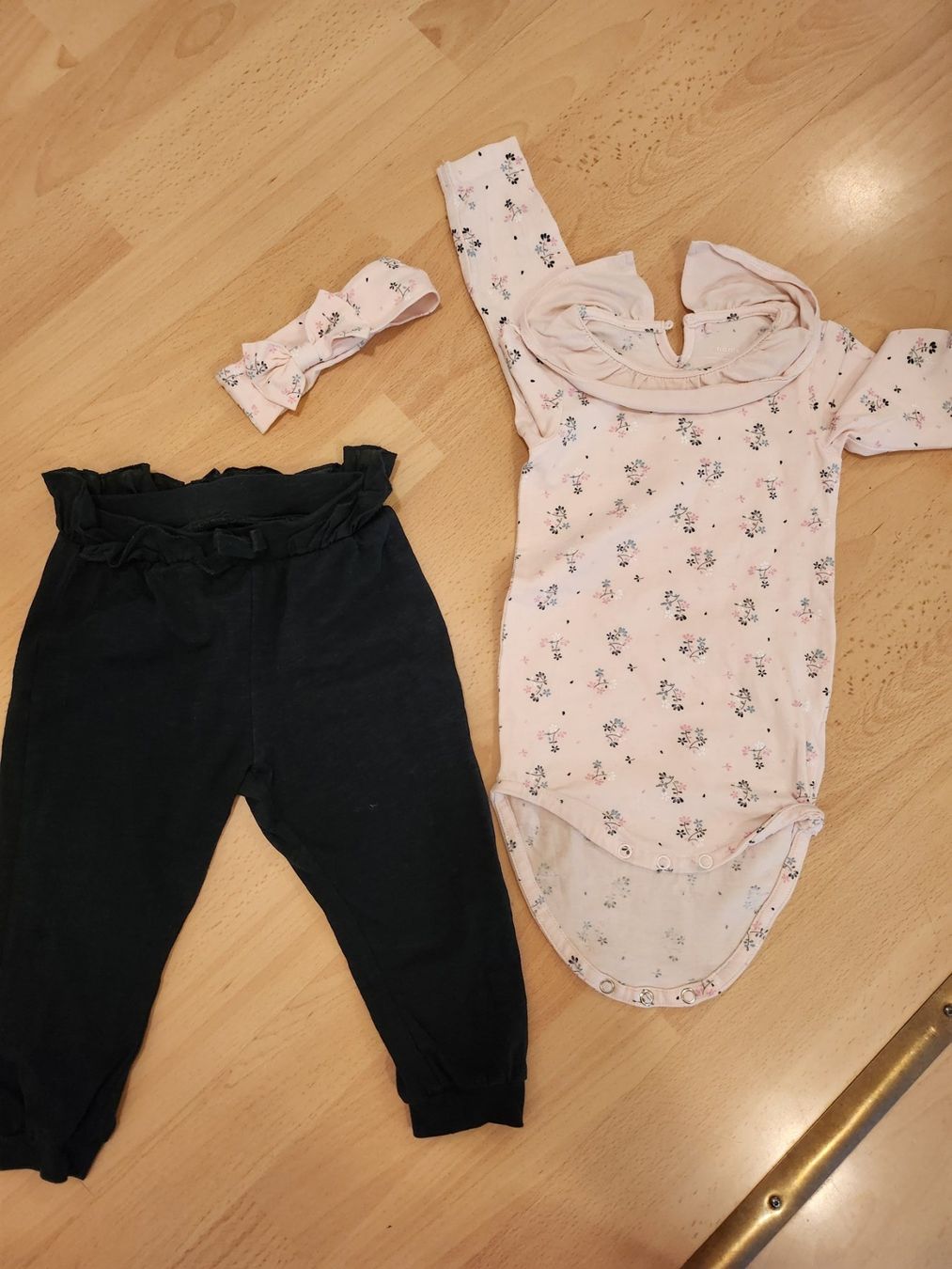 Lotti & Set di vestiti: Baby Set Grösse 80 – Usato da Kefikon TG venduto da Livline