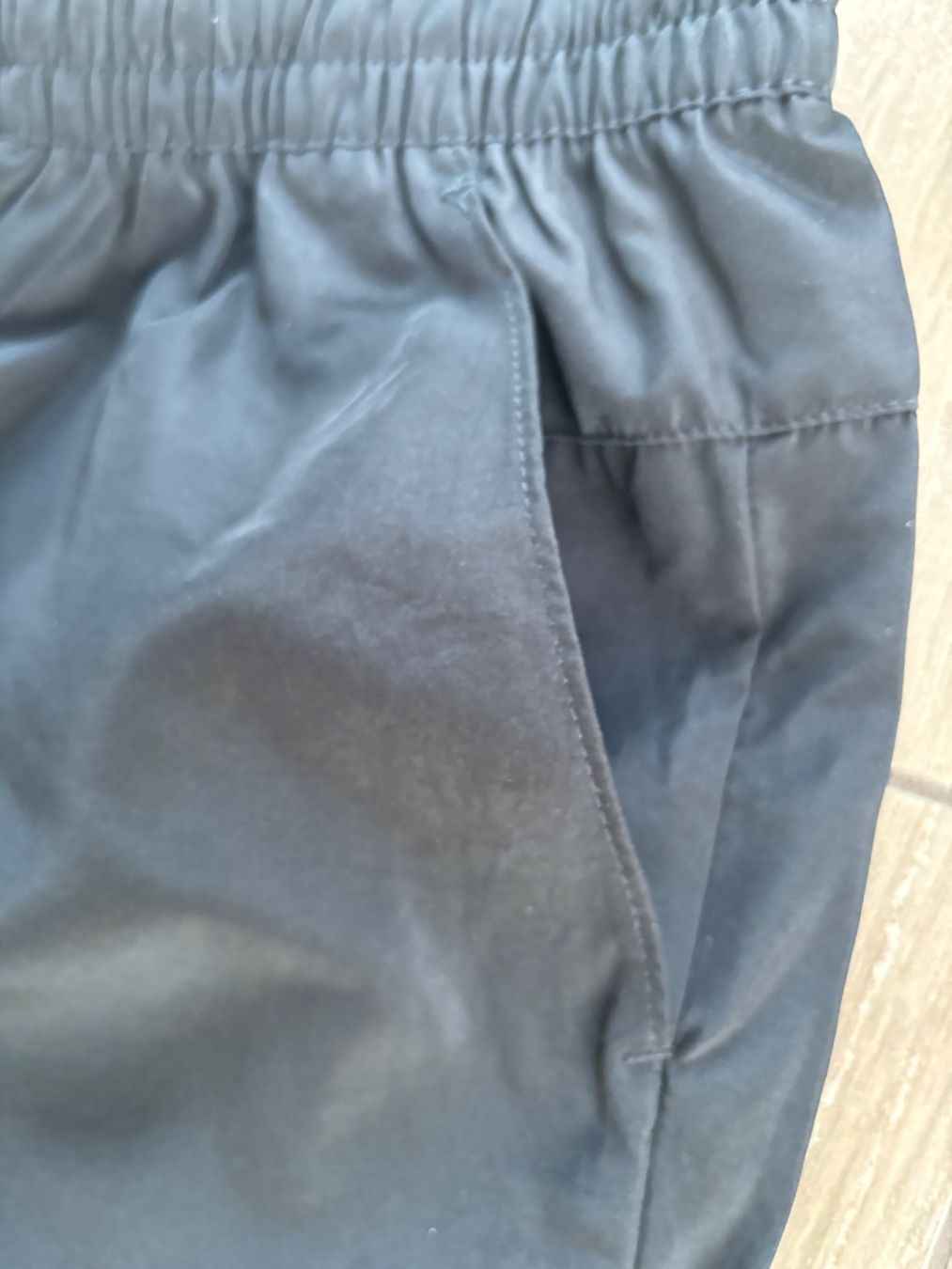 Adidas Pantaloni: L_adidas_NEU_LP 55 sfr – Nuovo e nell'imballaggio originale da Versegeres venduto da kista 6