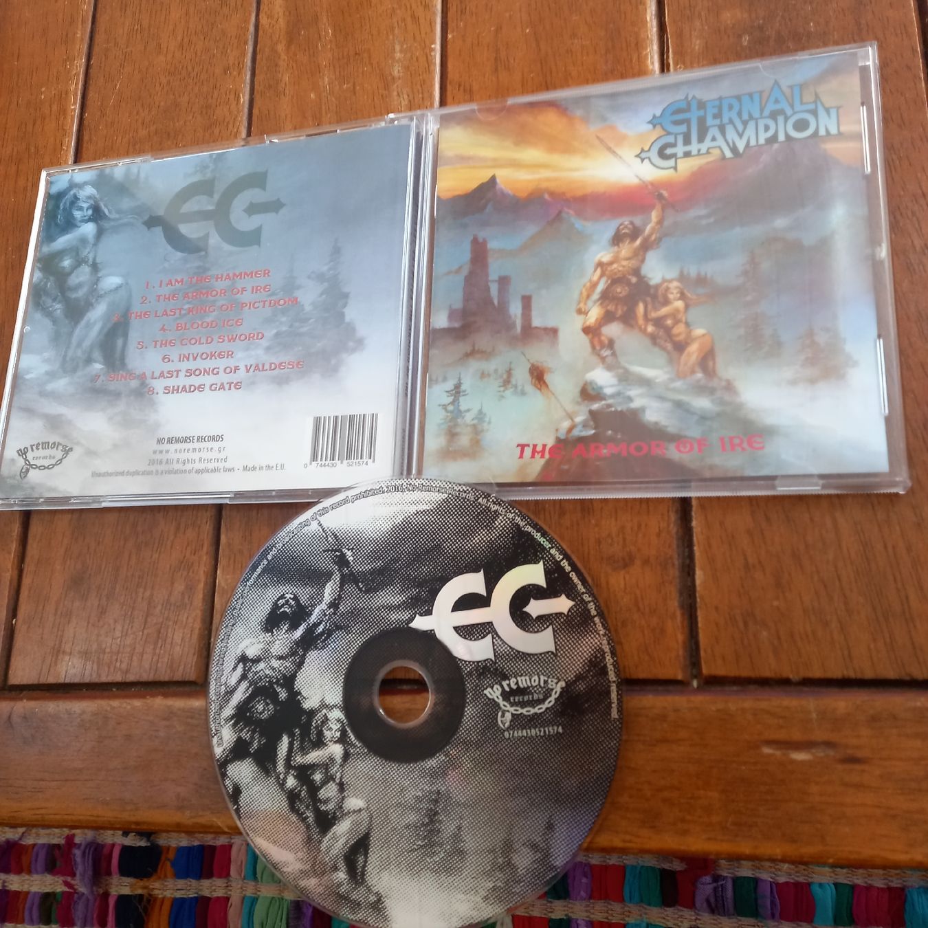 CD: eternal champion- the armor...   – Usato da St-Cergue venduto da VeganWarrior