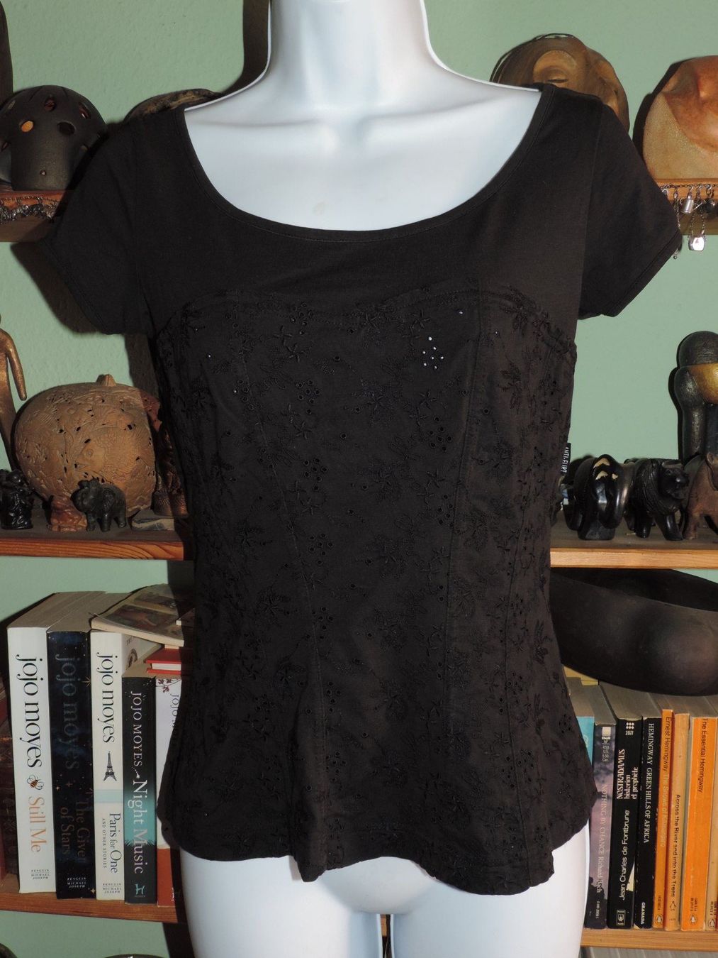 T-shirt: t-shirt noir aéré – Usato da Genève venduto da Axelle333 4