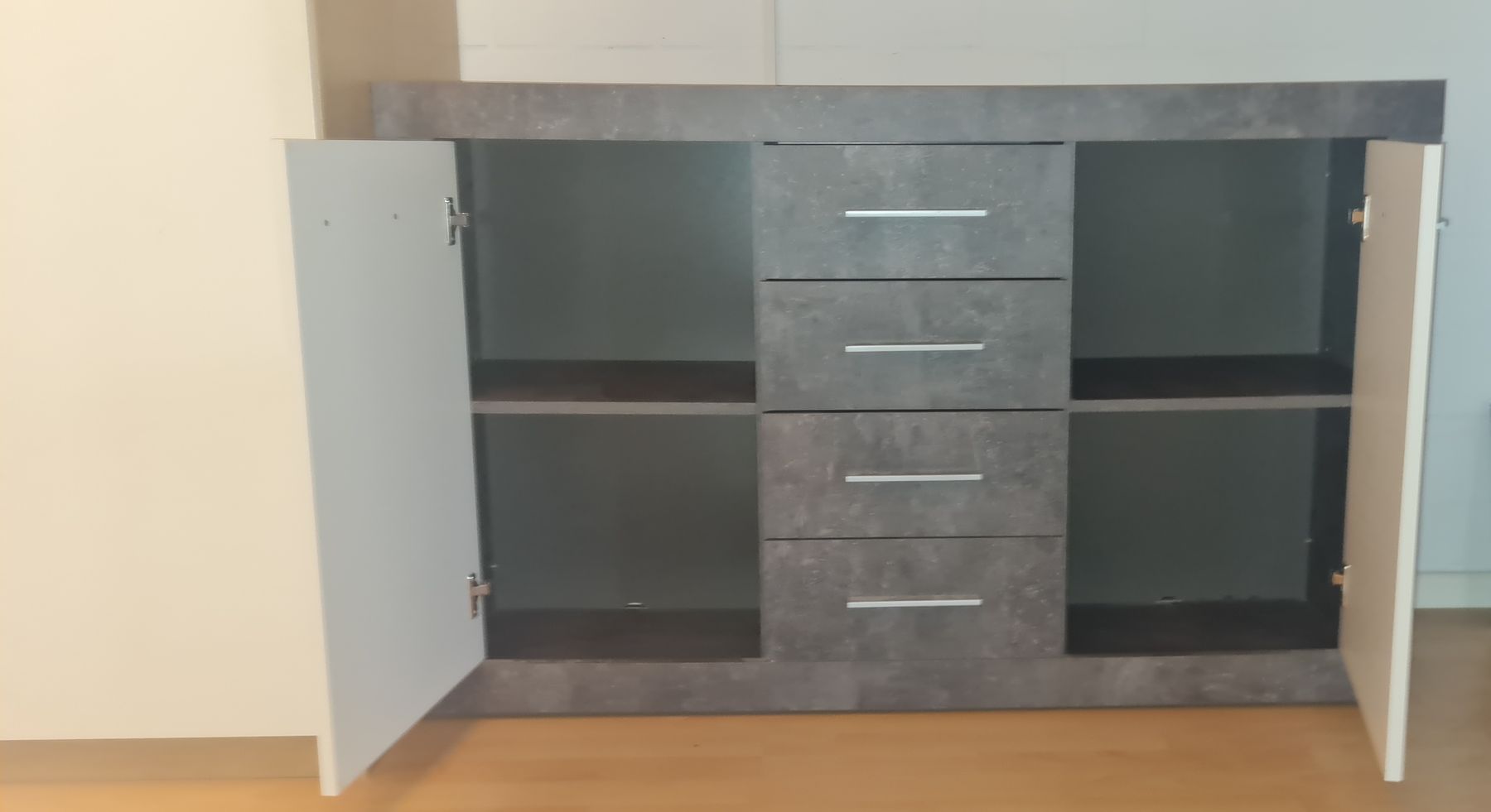 Cassettiere: Praktisches Sideboard / Kommode – Usato da Schüpfen venduto da ULISSES 1