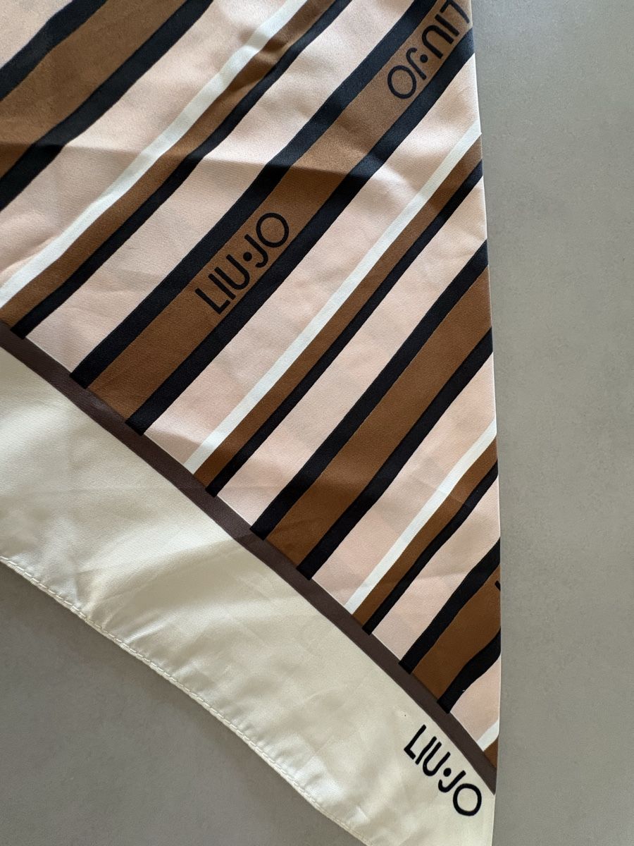Liu Jo Foulard & Sciarpe: Foulard Top Liu-Jo a righe – Nuovo (secondo la descrizione) da Castel San Pietro venduto da mih_l86g 1