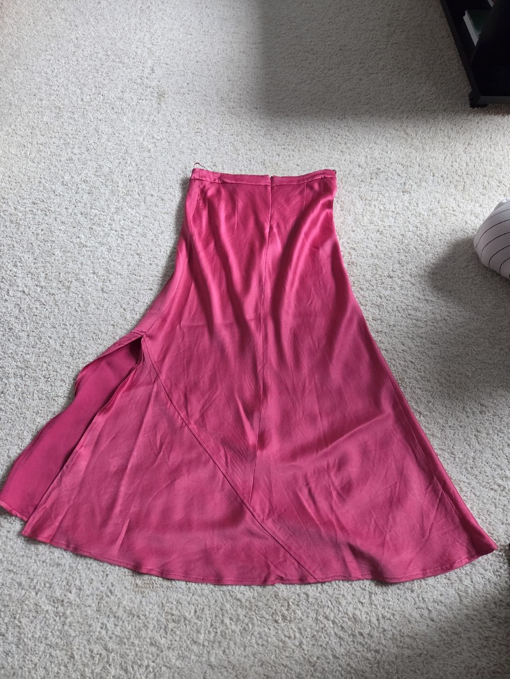 Hugo Boss Röcke: Pinker Hugo Boss Rock Satin Style – Gebraucht aus Rüfenacht BE von Biancaro 3