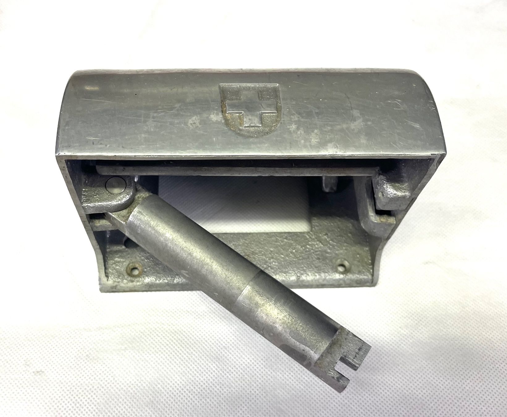 Fixations: WC-Papierrollenhalter SBB oder RhB aus Metall – D'occasion à Untervaz par Xun 3