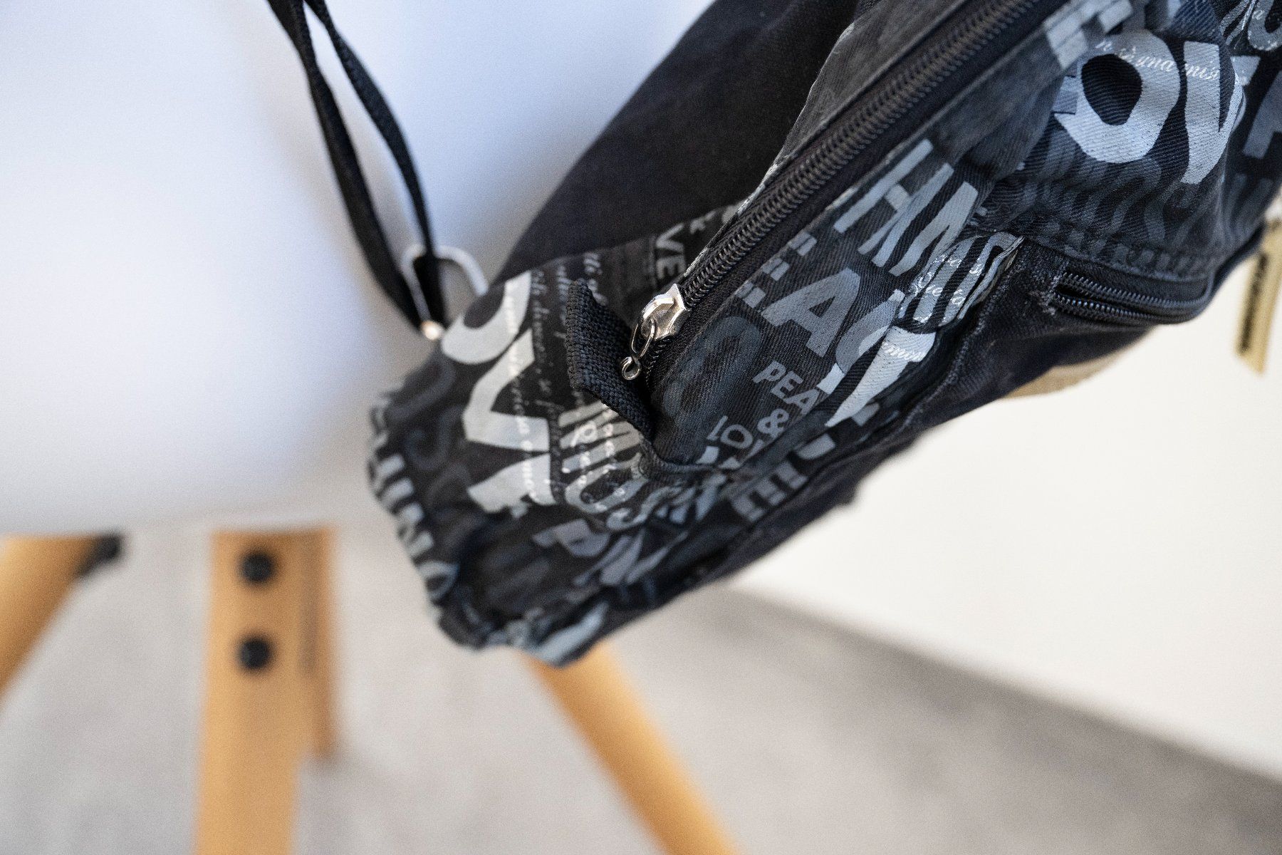 Moschino Rucksäcke: Kleiner Rucksack Moschino – Gebraucht aus Eschenbach SG von MarThu 2