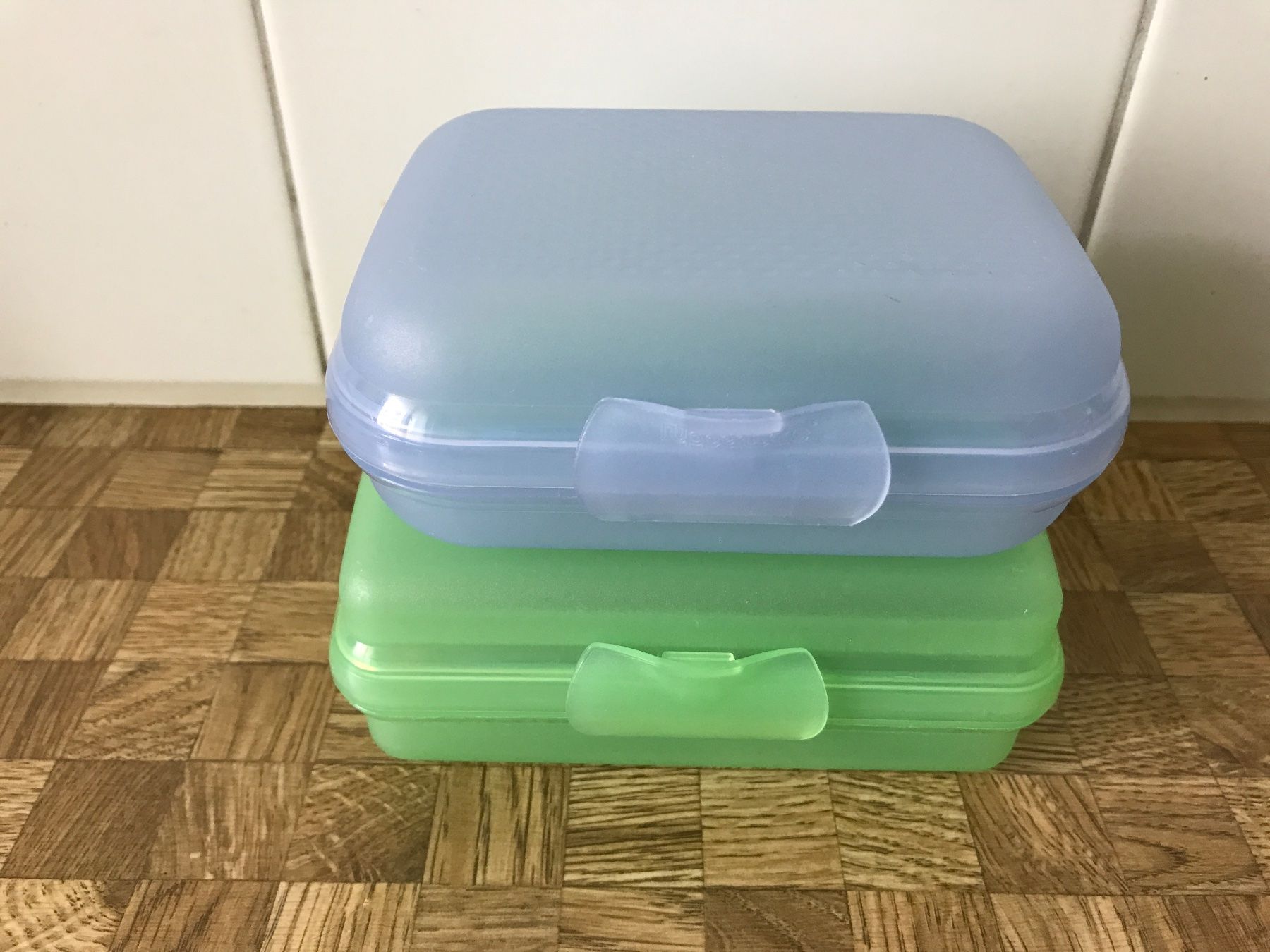 Tupperware Recipients et similaires: Tupperware.   2 Znüniböxli – D'occasion à Birmensdorf ZH par Hilhan