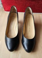 Neuwertige klassische Pumps Gr. 38 PETER KAISER