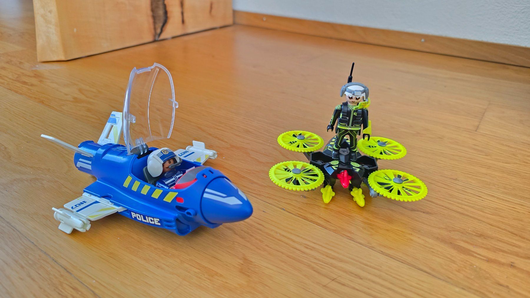 Playmobil Giocattoli: Playmobil Polizei-Set mit Jet & Drohne – Usato da Niederhasli venduto da RTL2014 1