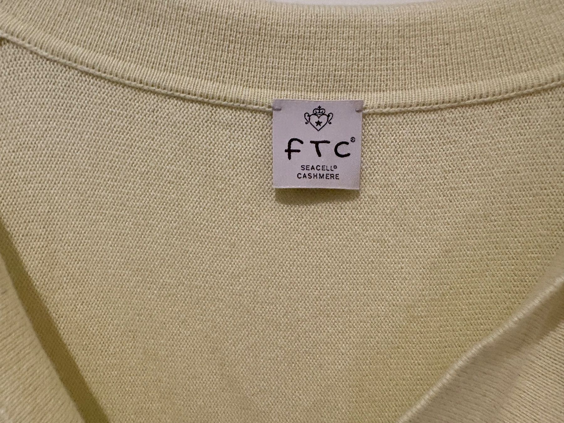 FTC Pulls & Sweat-shirts: Pullover FTC 50% CASHMERE -  Size M - NEW with tag – Neuf avec emballage d'origine à Muzzano par Sidney_3 1