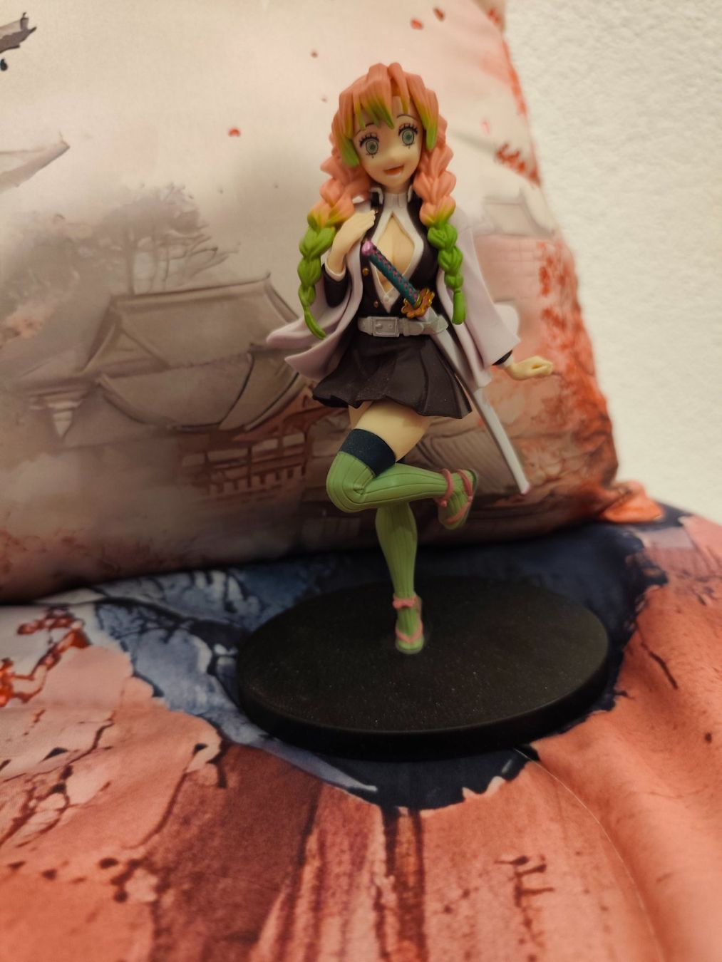 Figuren: Mitsuri Kanroji Demon Slayer – Gebraucht aus Reiden von jec_x6vc
