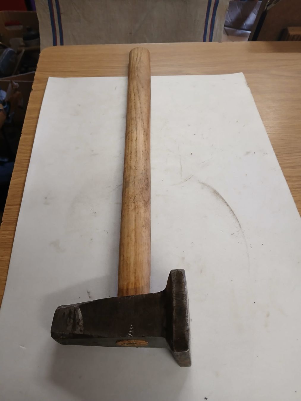 Tutti gli attrezzi: Spezial Hammer 2,1kg mit Stiel – Usato da Obfelden venduto da Buddha24 1