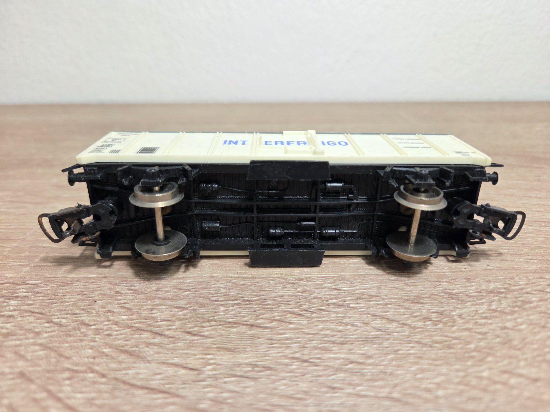 Lima Modellini di ferrovie: Lima Güterwagen Interfrigo H0 (25) – Usato da St-Aubin-Sauges venduto da Lo_Go 2