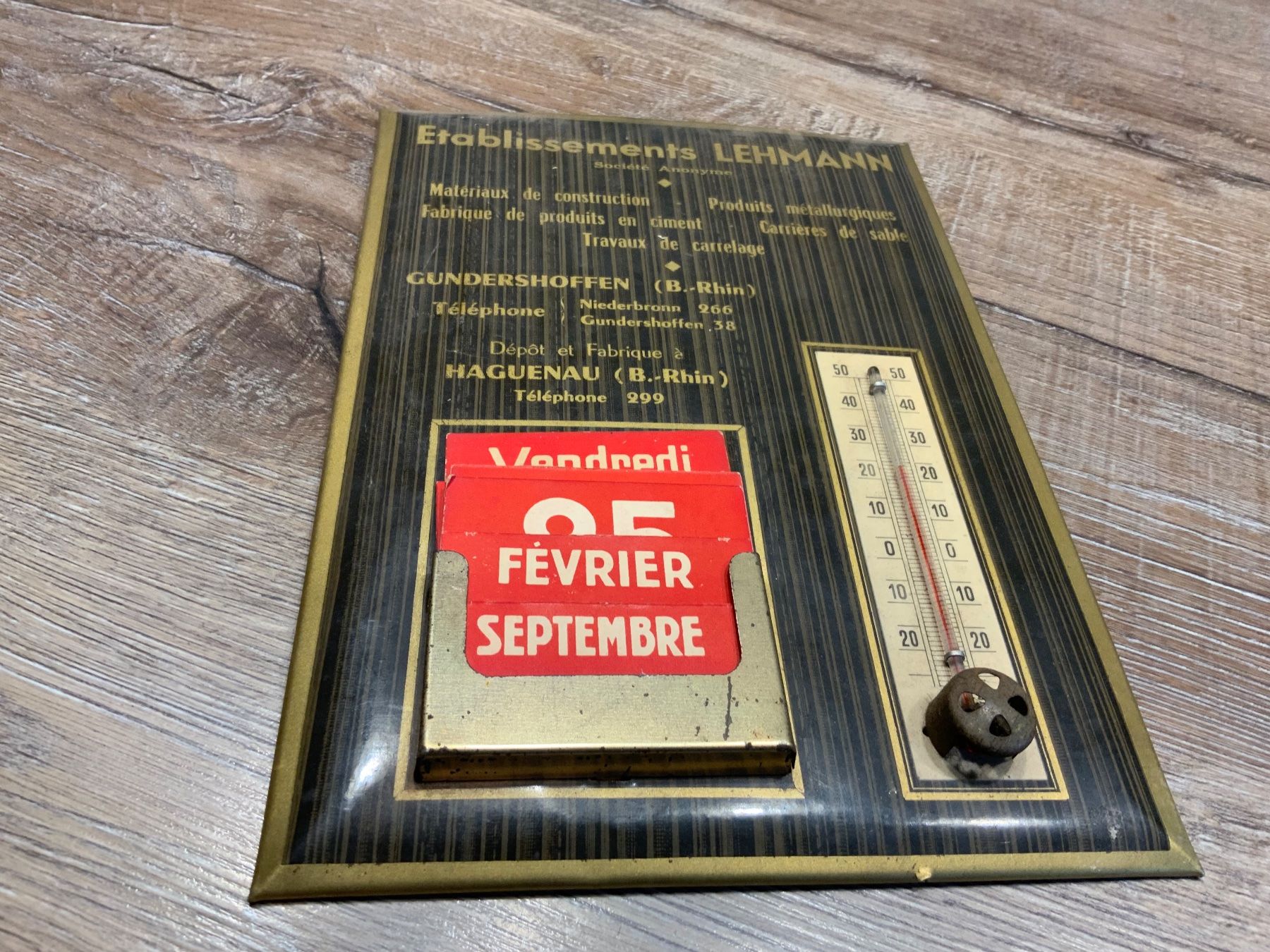 Calendari: Alter Kalender mit Thermometer Etablissements Lehmann – Usato da Willisau venduto da Minali