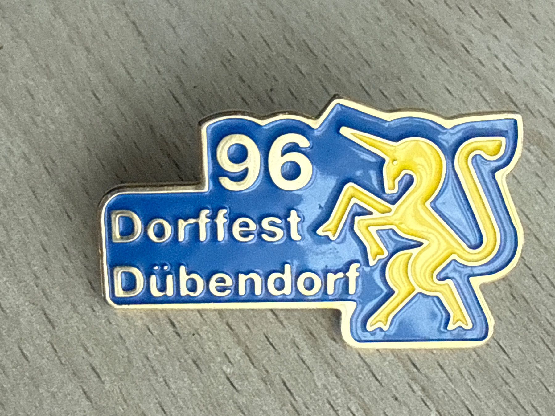 Plaquettes & Badges: Pin Dorffest Dübendorf 96 – D'occasion à Glattbrugg par Schweigmatt