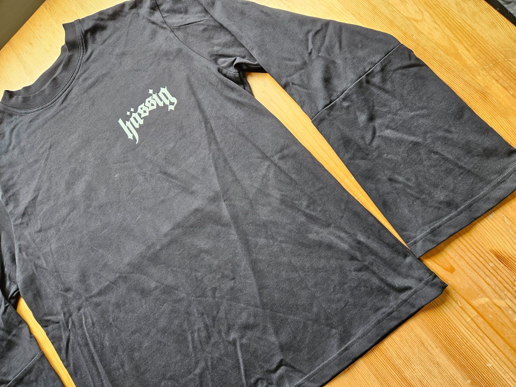 Hässig Maglioni & Felpe: Hässig Pullover Grösse M Totenkopf schwarz – Usato da Hägglingen venduto da United-Village-Trade 3