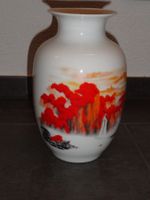 chinesische KERAMIKVASE mit Landschaft , neu und noch in OVP